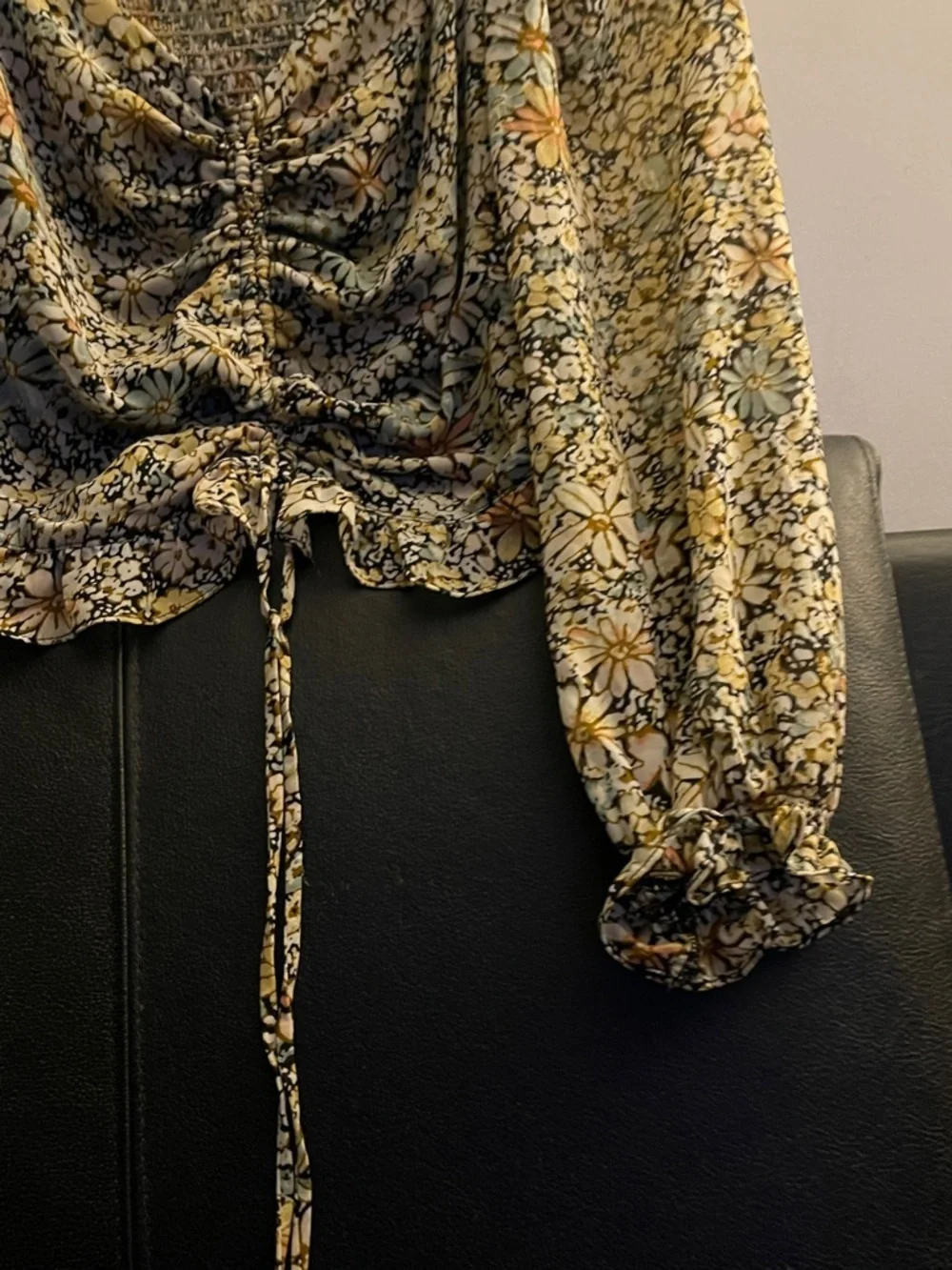 Astr the label Love Sng Black Floral Ruched Puff Sleeve Top Size XS NWOT